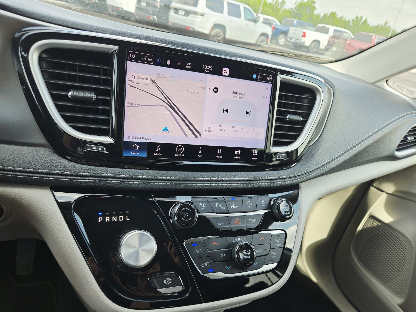 Used 2023 Chrysler Pacifica Touring-L w/ Uconnect Theater Family Group AWD/4WD image 29