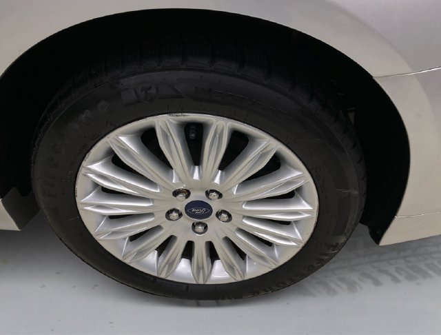 Used 2013 Ford Fusion SE FWD image 18