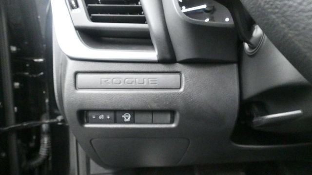 Used 2023 Nissan Rogue S AWD/4WD image 23