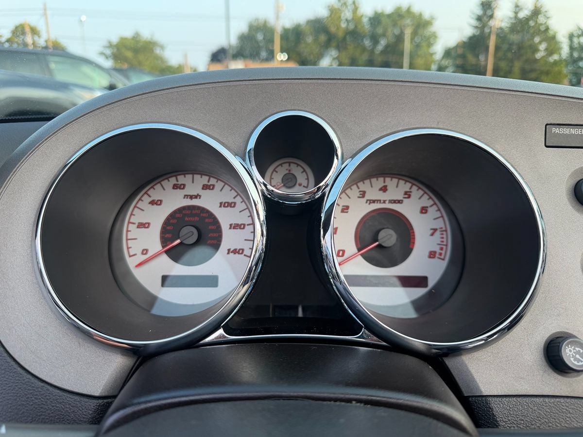 Used 2006 Pontiac Solstice Convertible w/ Premium Package RWD image 13