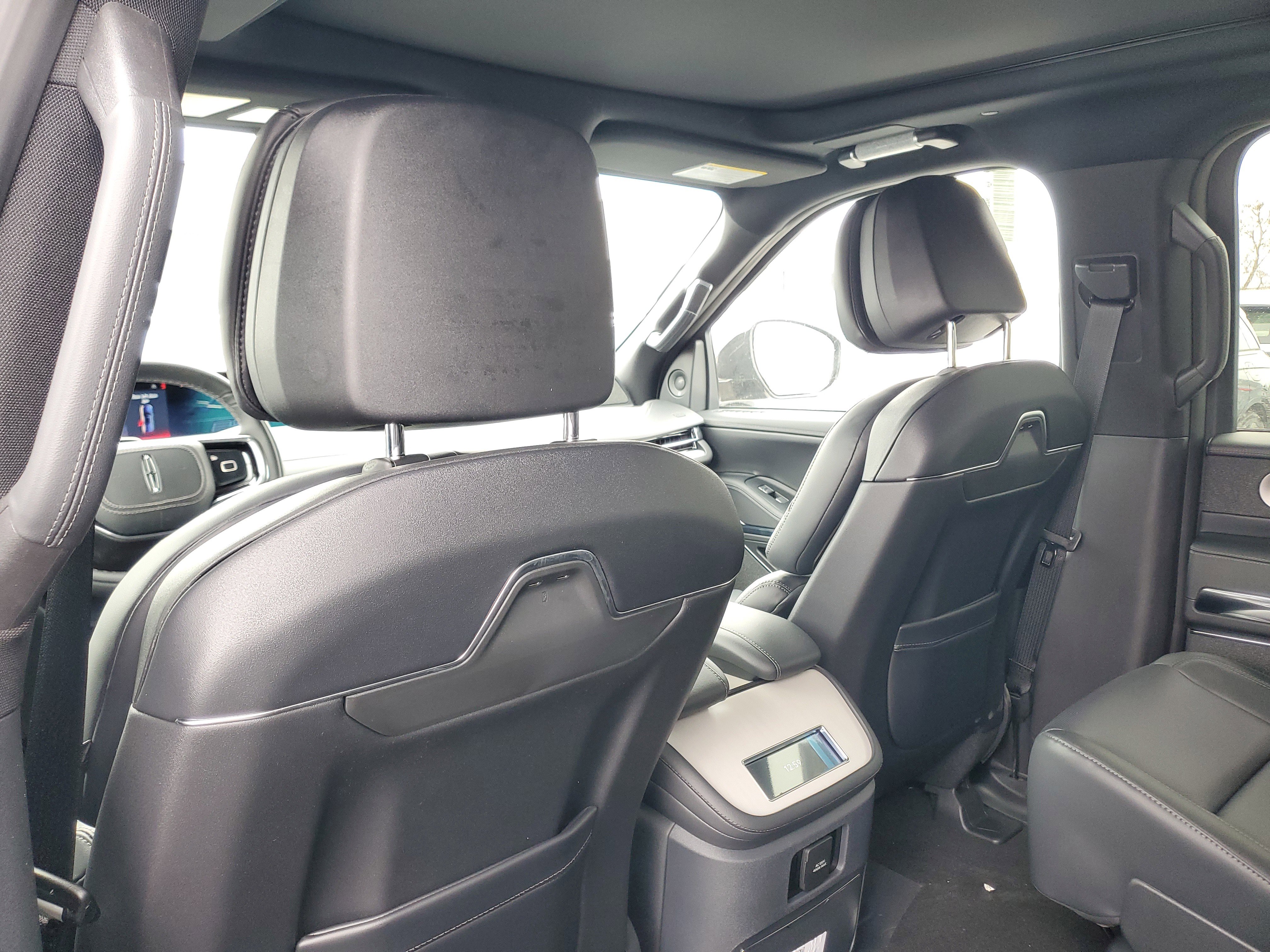 New 2026 Lincoln Navigator Reserve w/ Jet Appearance Package image 28