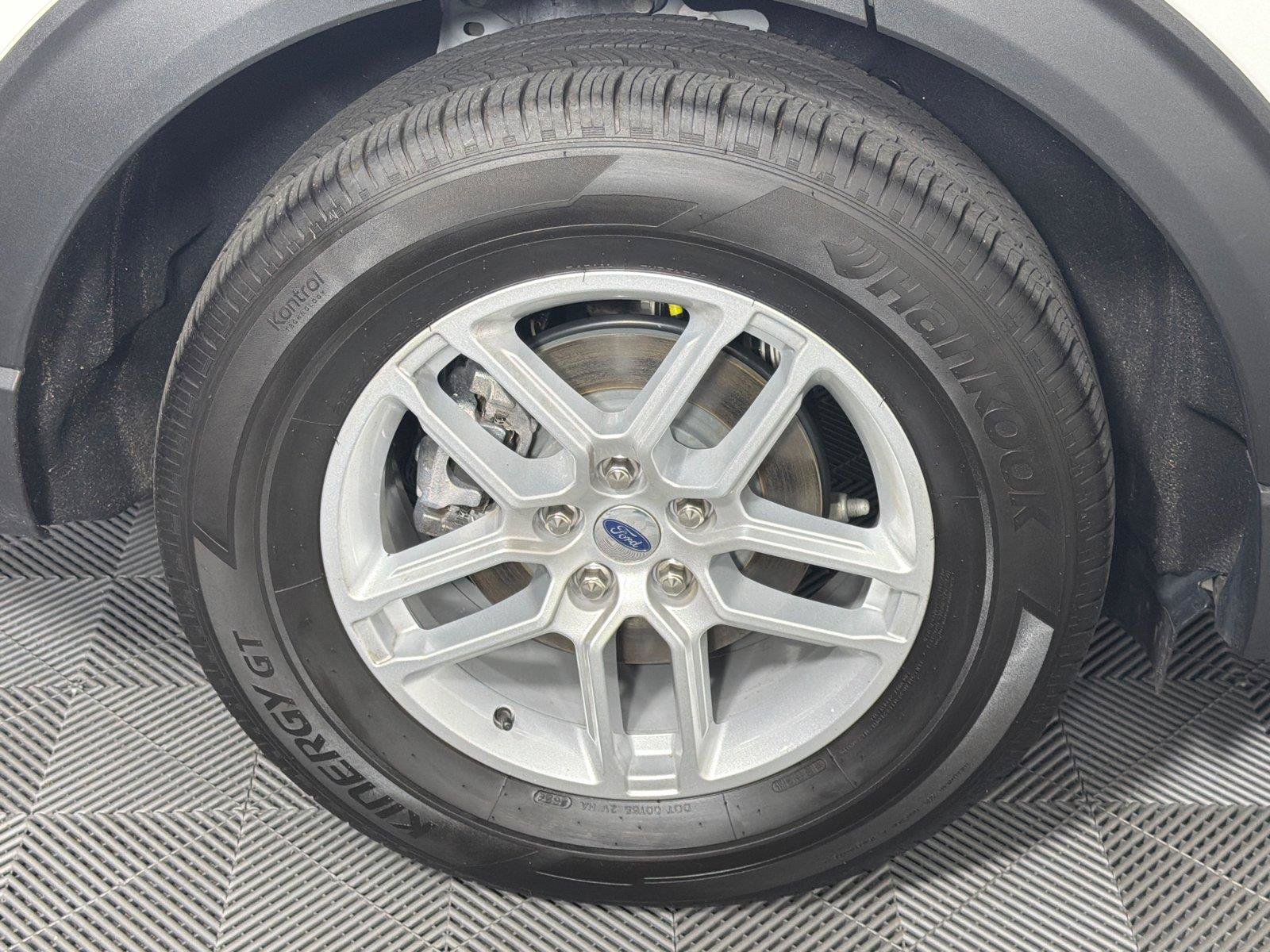 Used 2025 Ford Explorer Active RWD image 17