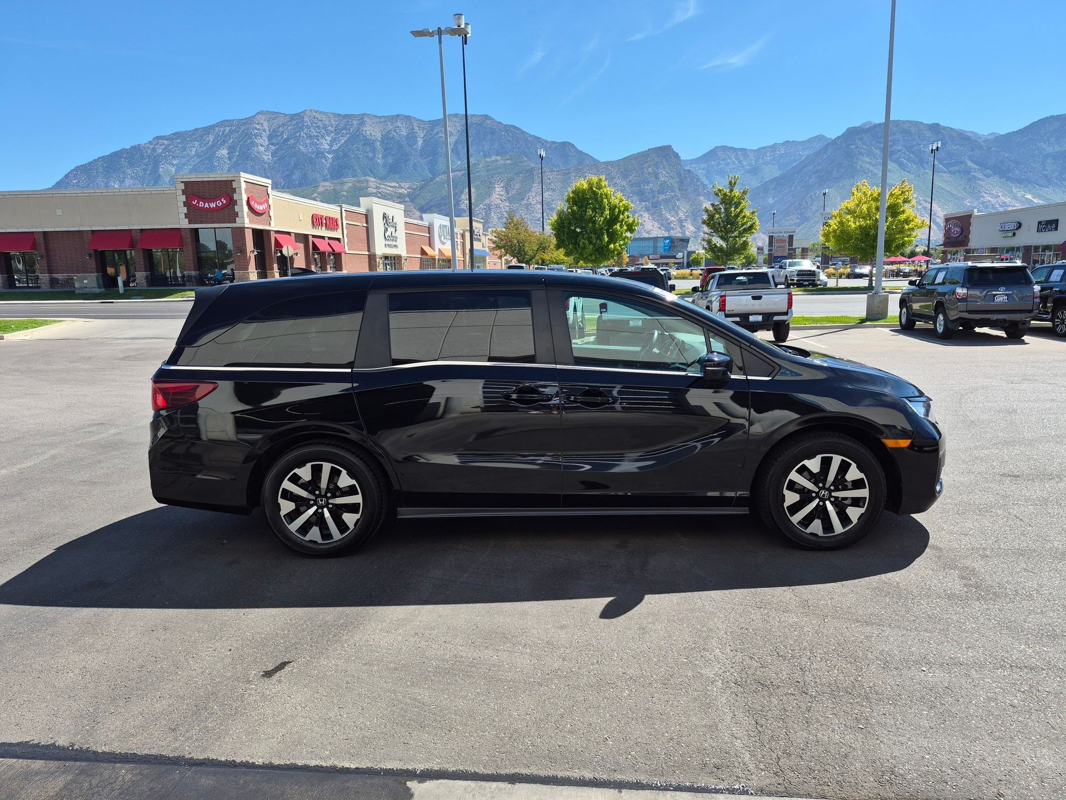 Used 2025 Honda Odyssey EX-L image 2