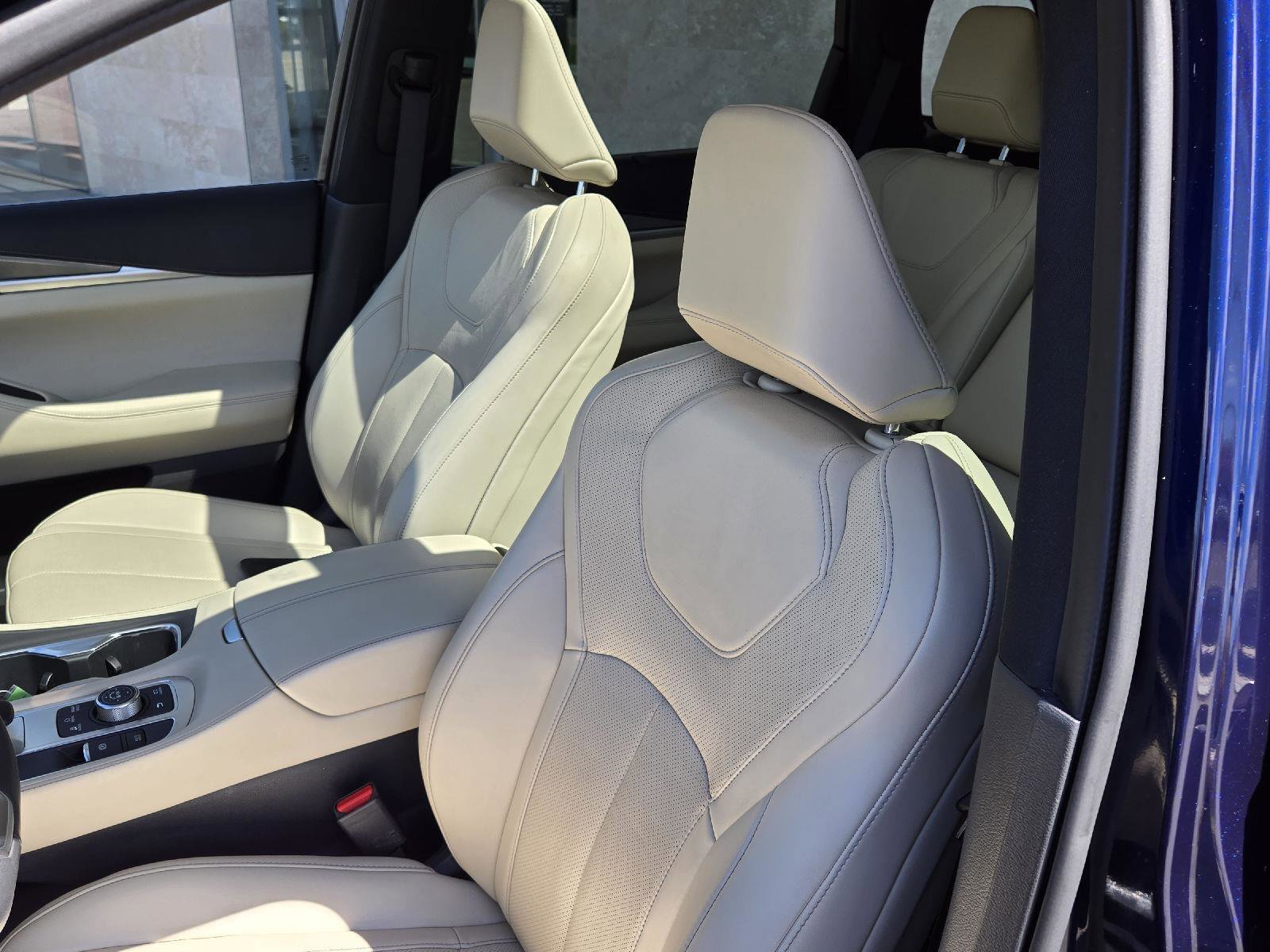 Certified 2023 INFINITI QX60 Luxe w/ Cargo Package AWD/4WD image 10