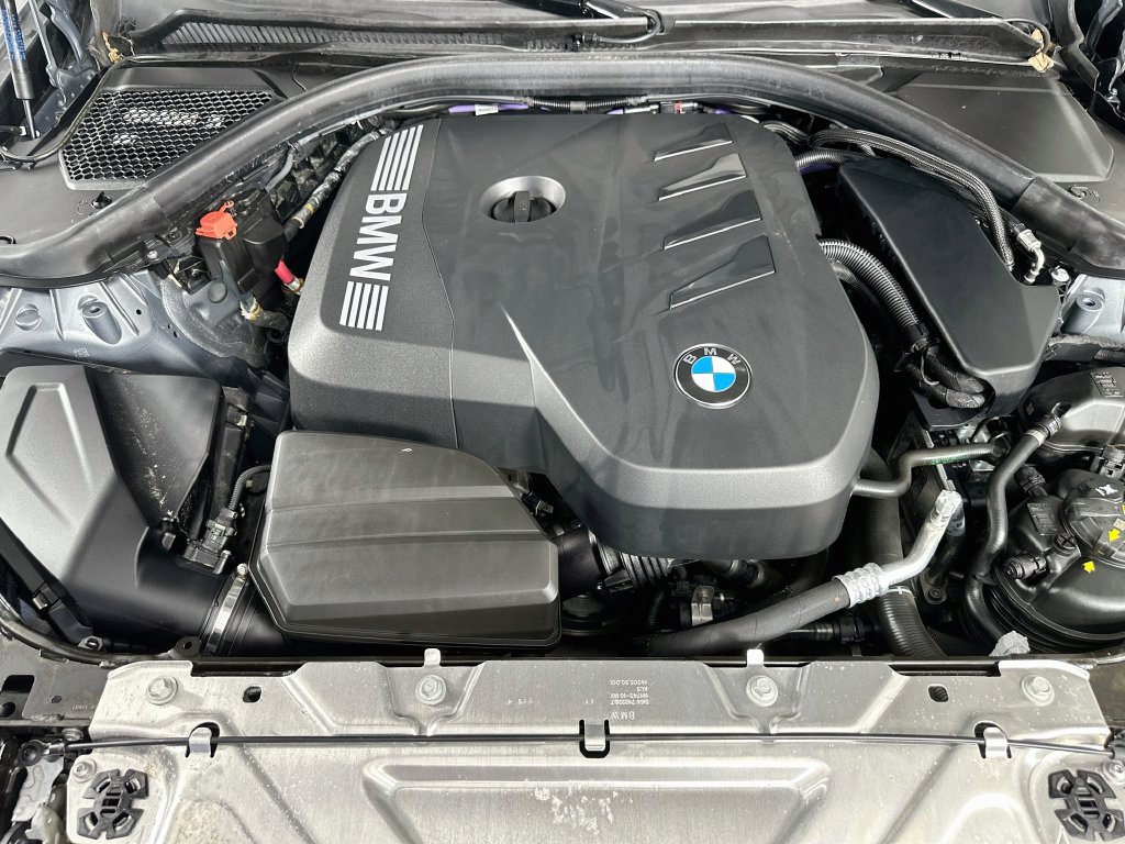 Used 2025 BMW 330i xDrive Sedan w/ M Sport Package AWD/4WD image 39