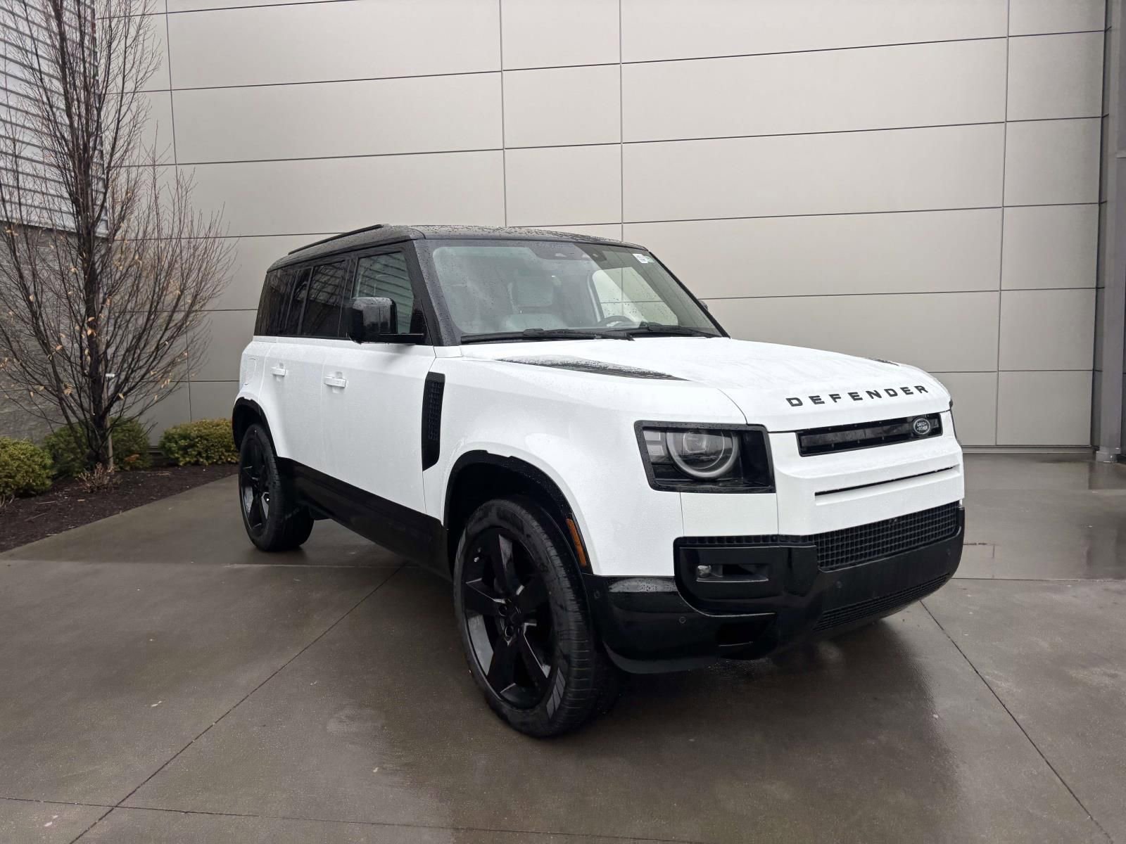 New 2026 Land Rover Defender 110 X-Dynamic SE image 3