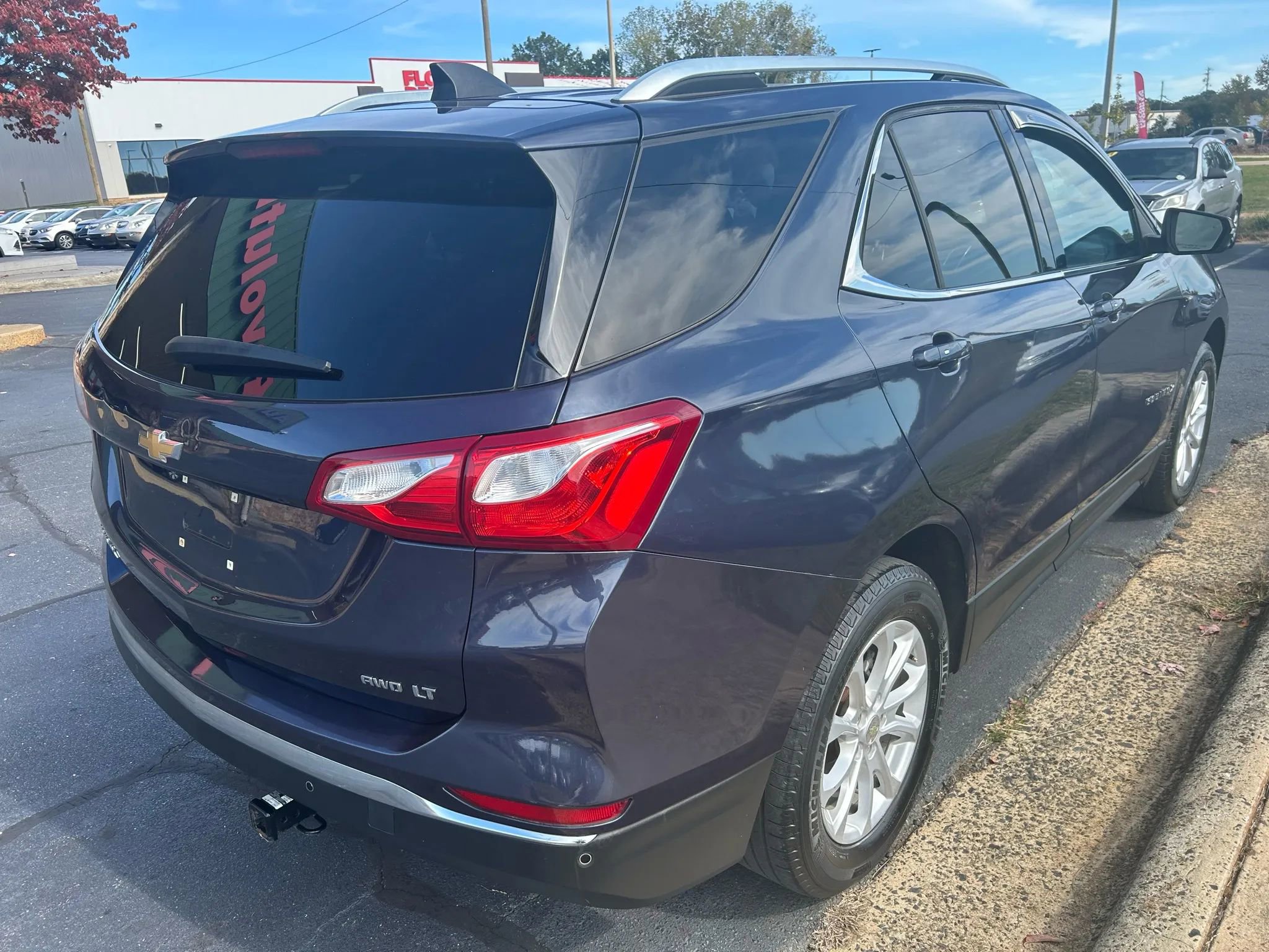 Used 2018 Chevrolet Equinox LT w/ Sun & Infotainment Package image 7