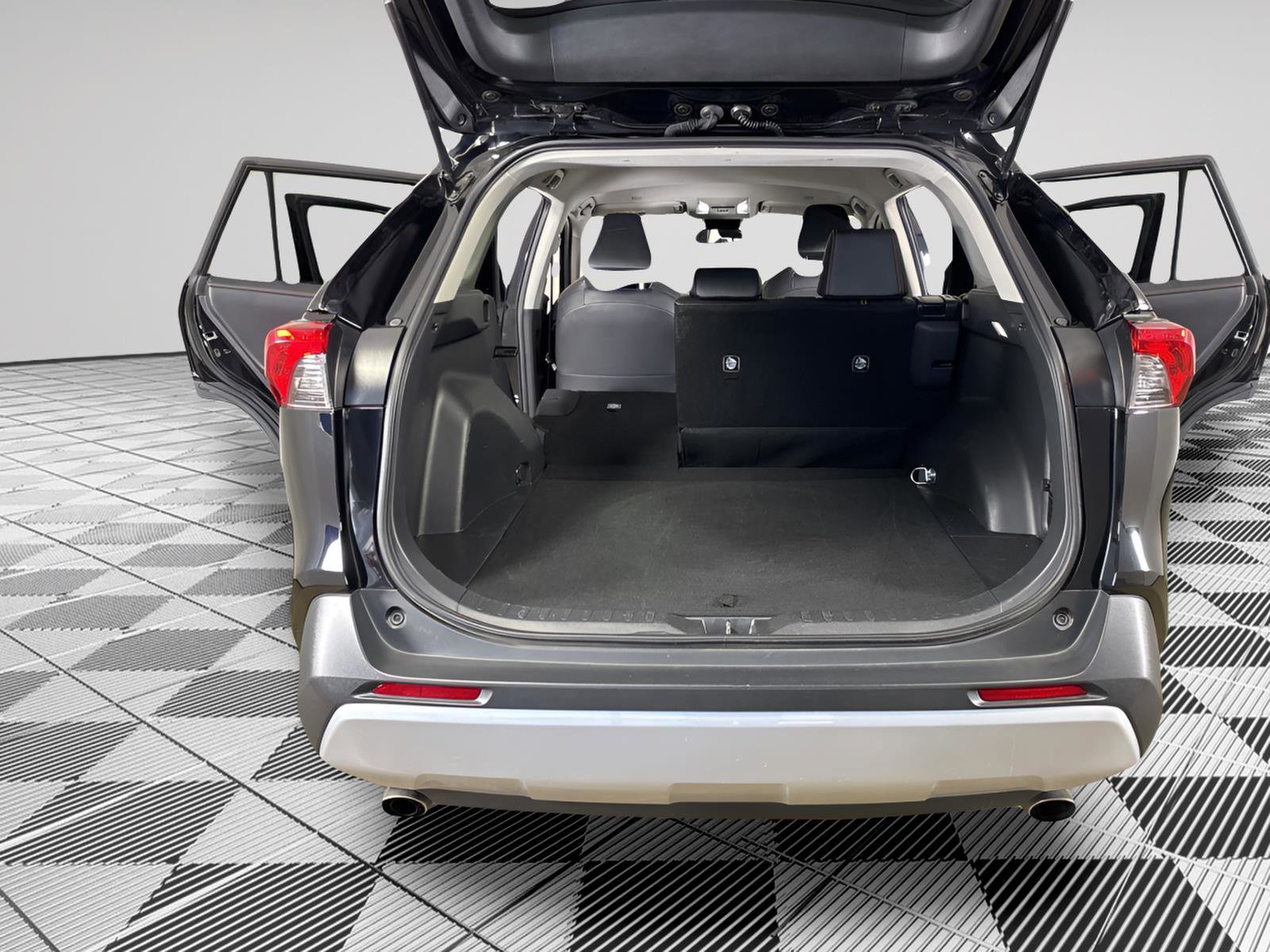 Used 2024 Toyota RAV4 Adventure image 14