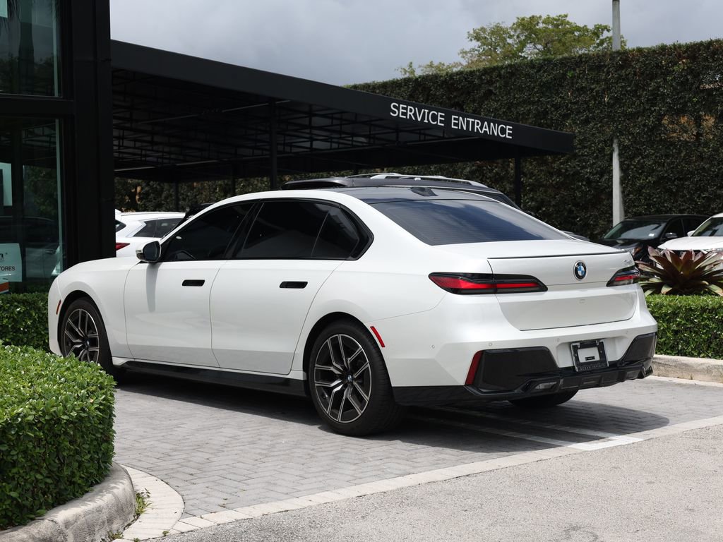 Used 2024 BMW 740i RWD image 5