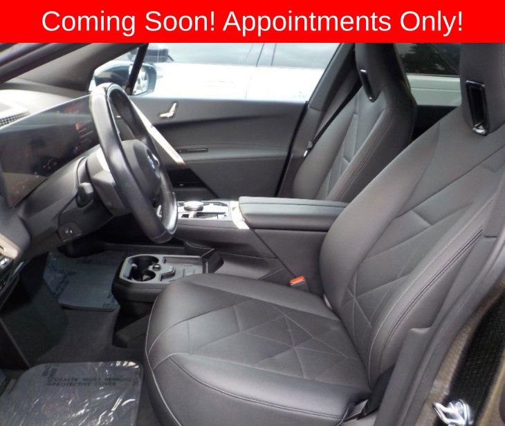 Used 2023 BMW iX xDrive50 w/ Sport Package AWD/4WD image 3