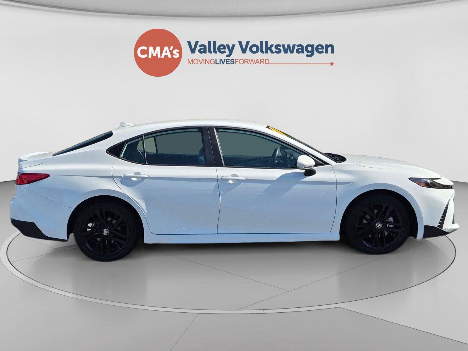 Used 2025 Toyota Camry SE FWD image 6