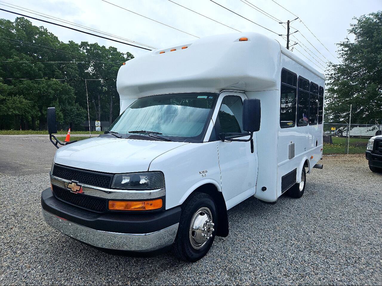 Used 2015 Chevrolet Express 3500 w/ Shuttle Bus Package image 3