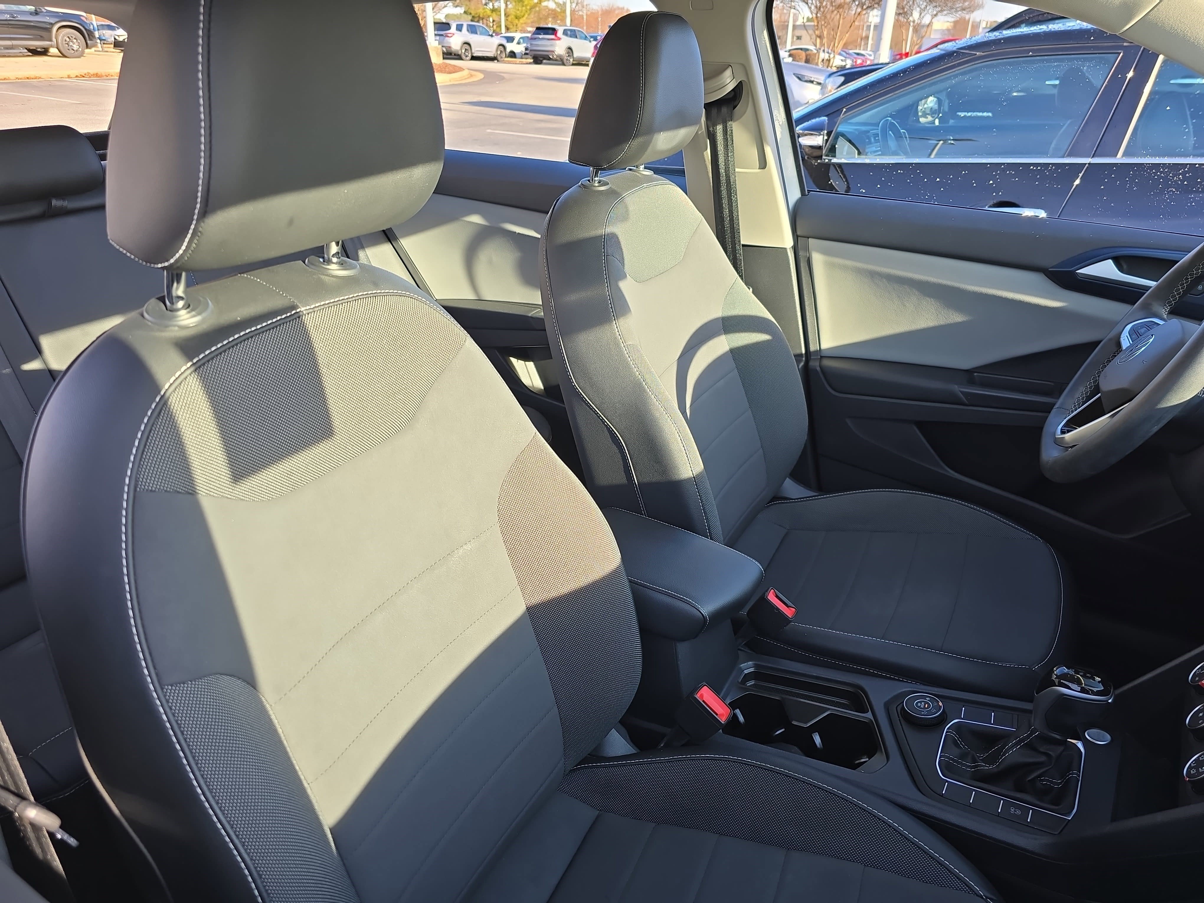 Used 2022 Volkswagen Taos SE image 10