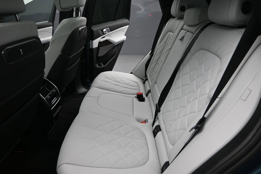 Used 2025 BMW X5 xDrive40i AWD/4WD image 17