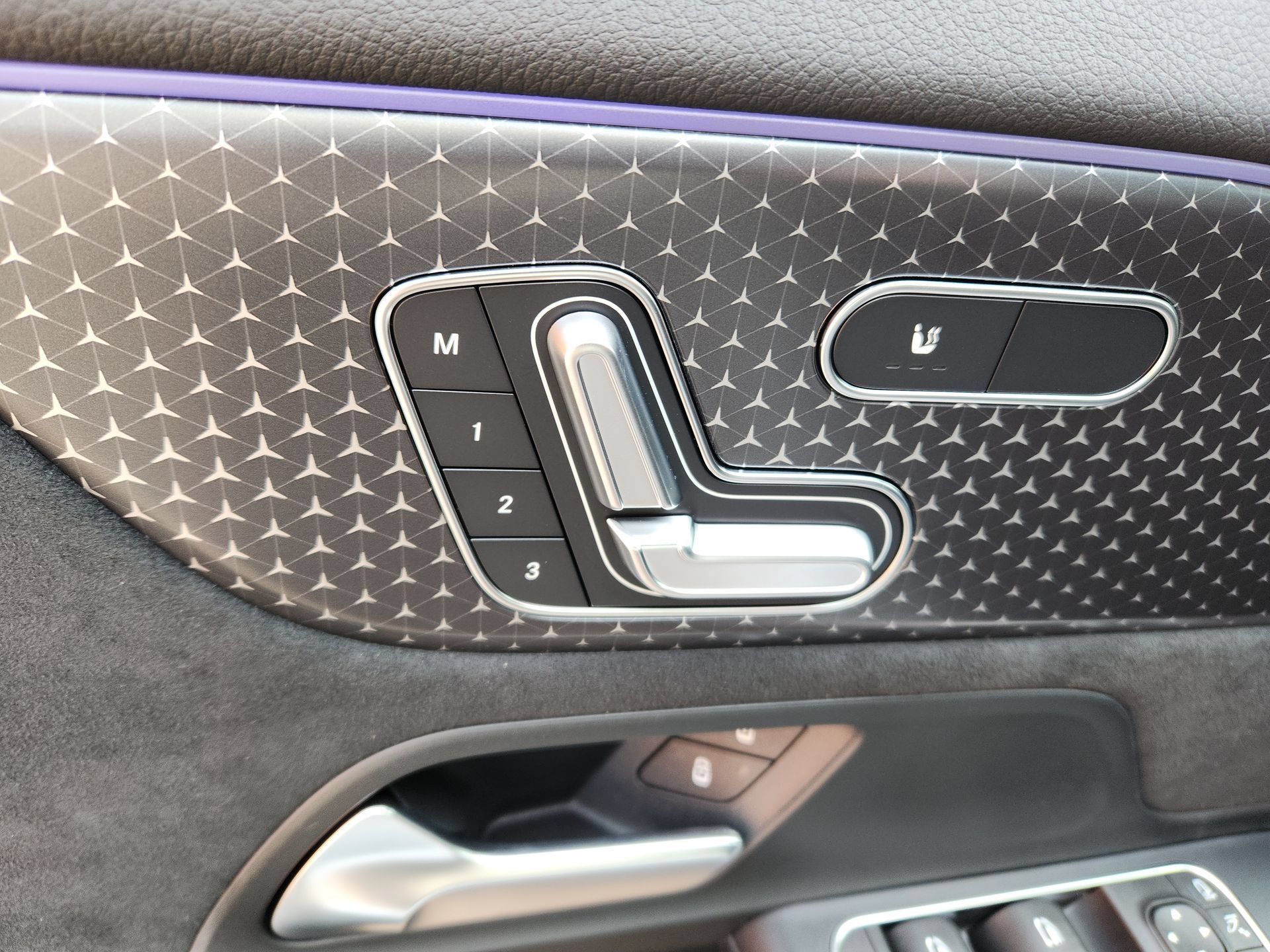 New 2025 Mercedes-Benz GLA 250 4MATIC image 17
