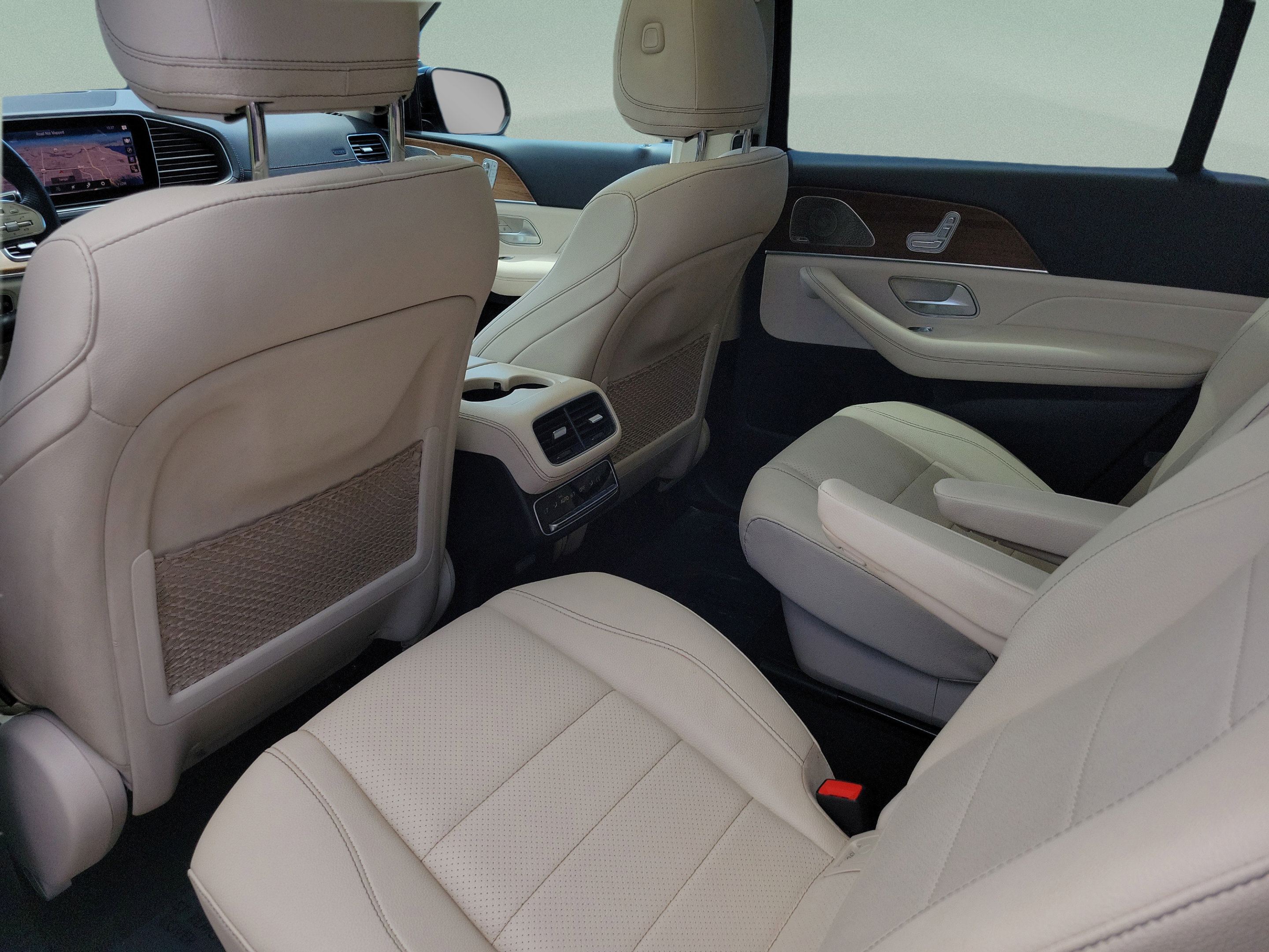 Used 2023 Mercedes-Benz GLS 450 4MATIC image 10