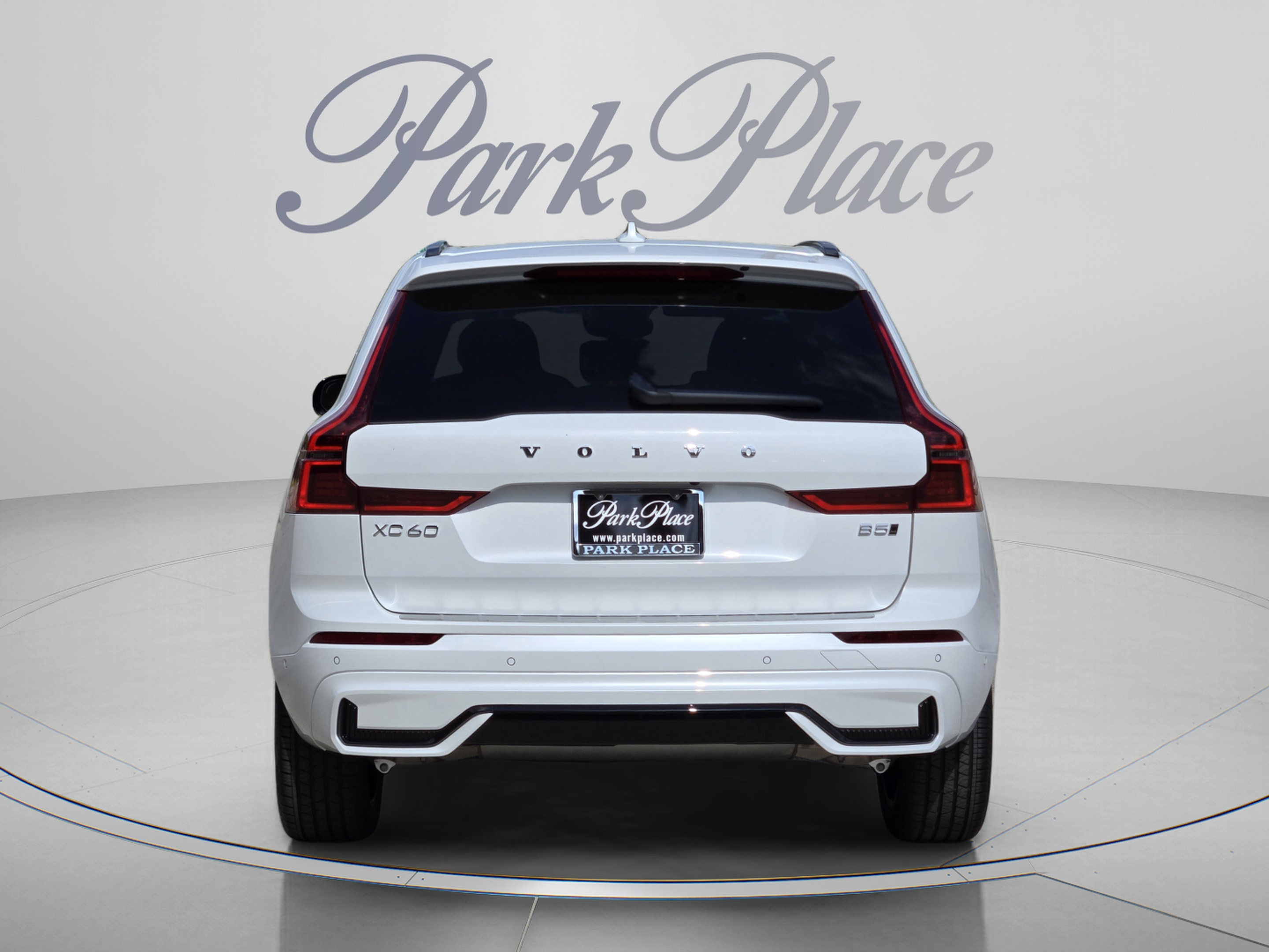 New 2026 Volvo XC60 B5 Plus w/ Protection Package Premier AWD/4WD image 4