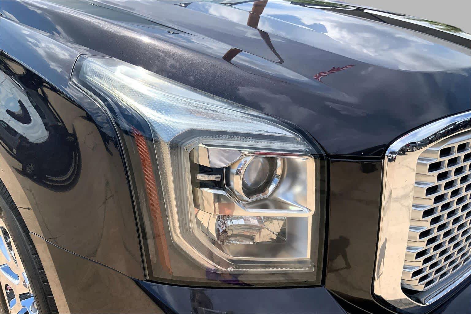 Used 2017 GMC Yukon Denali w/ Open Road Package AWD/4WD image 26