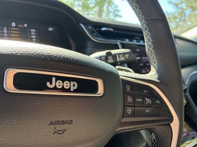 Used 2023 Jeep Grand Cherokee L Laredo w/ Luxury Tech Group I RWD image 29