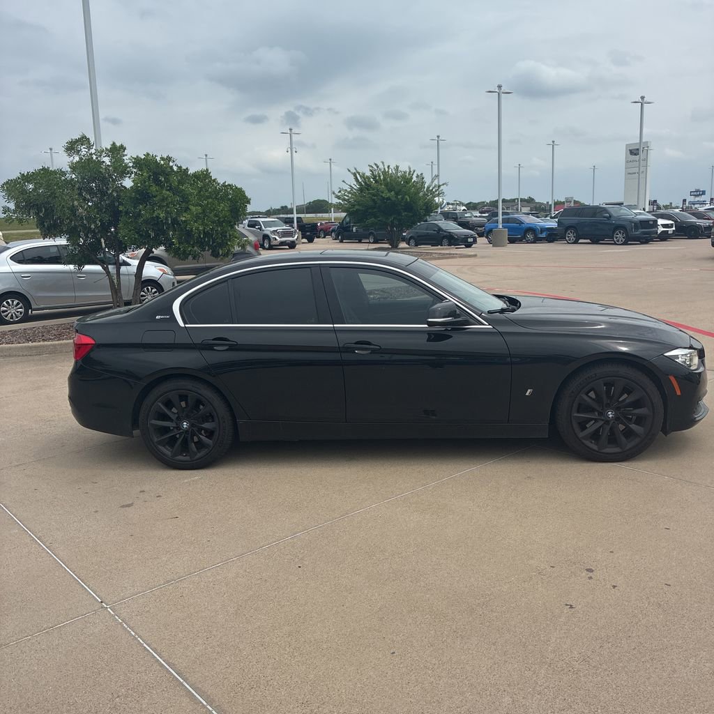 Used 2018 BMW 330e w/ Convenience Package image 4