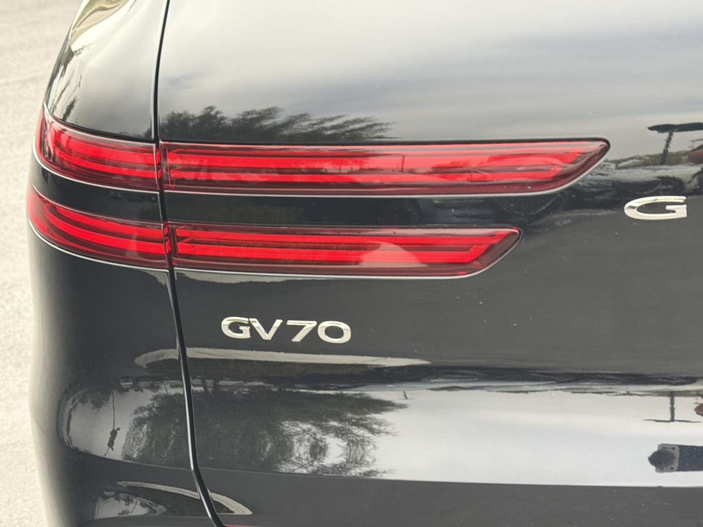 New 2026 Genesis GV70 2.5T Advanced AWD/4WD image 9