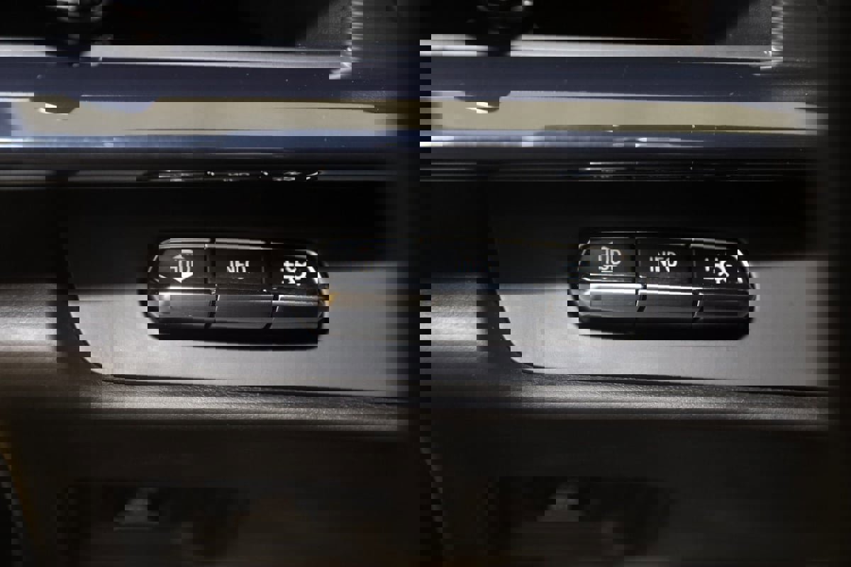 Used 2025 Chevrolet Corvette Stingray Premium Cpe w/ Stealth Interior Trim Package image 52