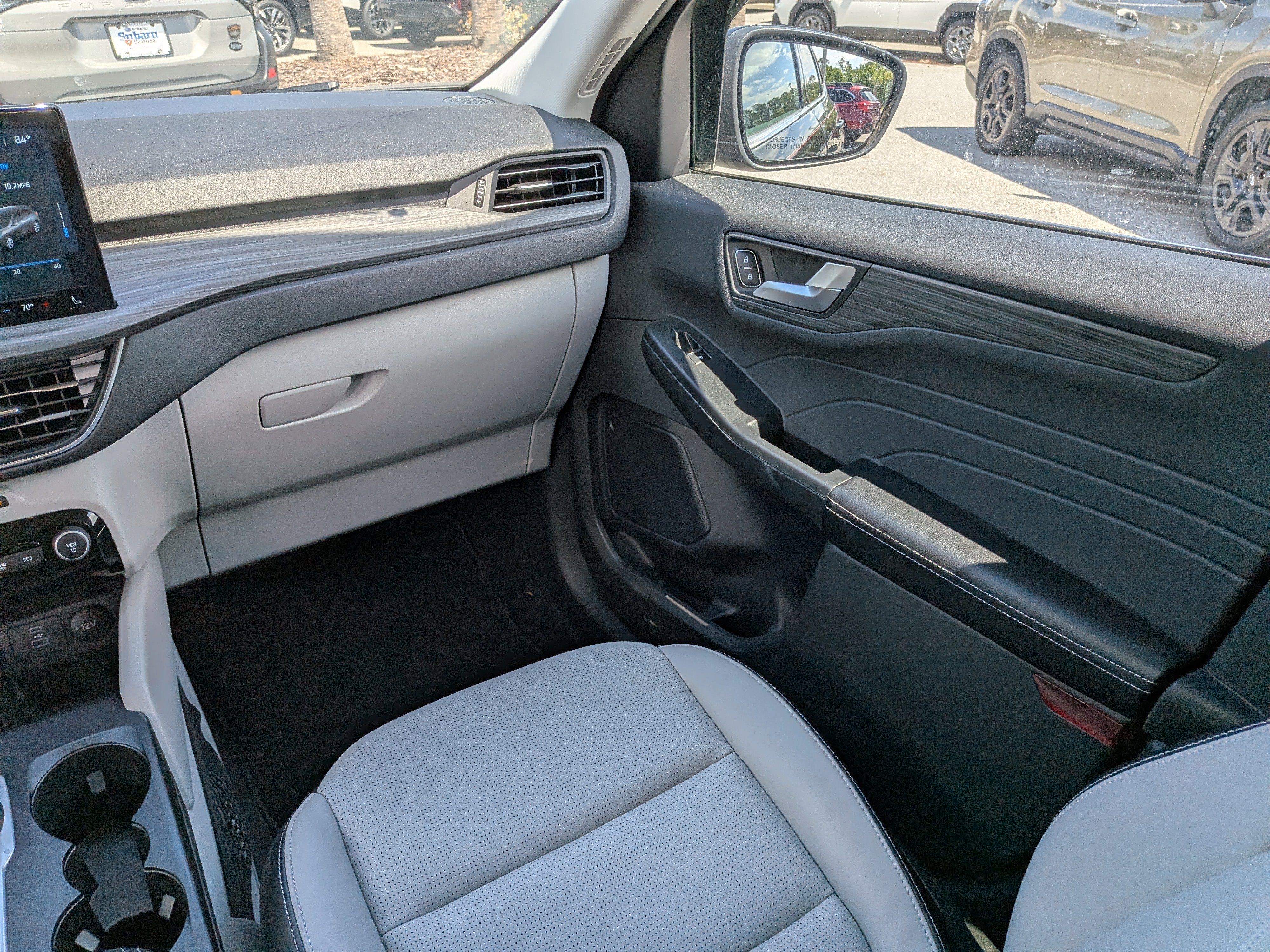 Used 2023 Ford Escape Platinum AWD/4WD image 17