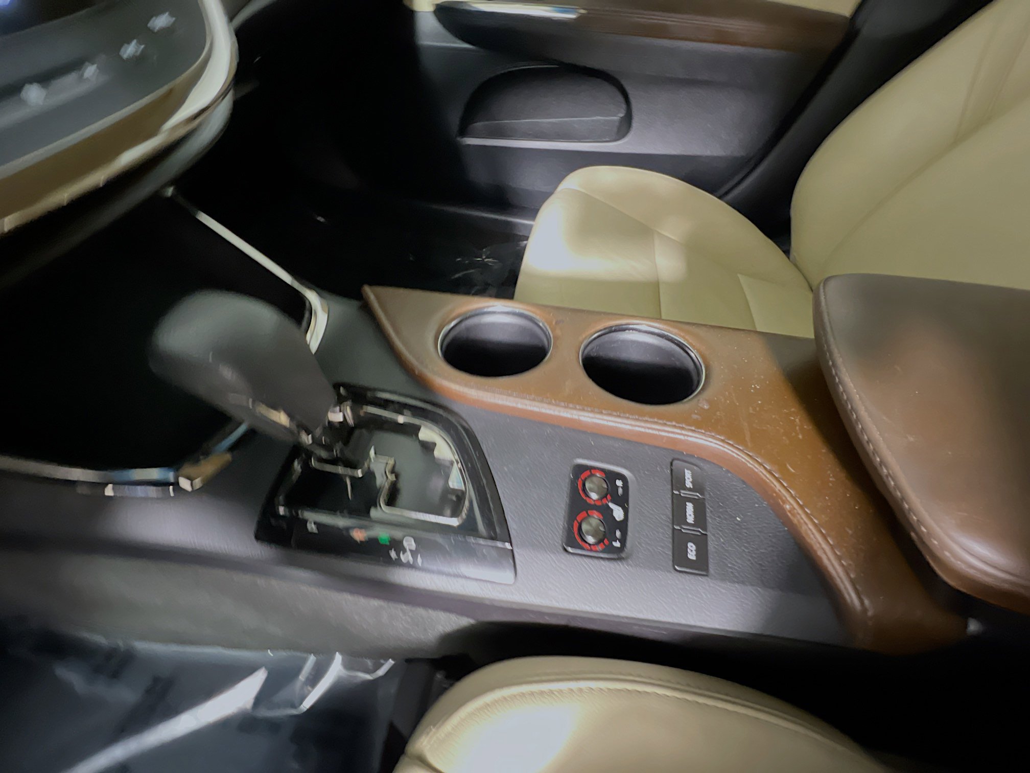 Used 2016 Toyota Avalon XLE image 25