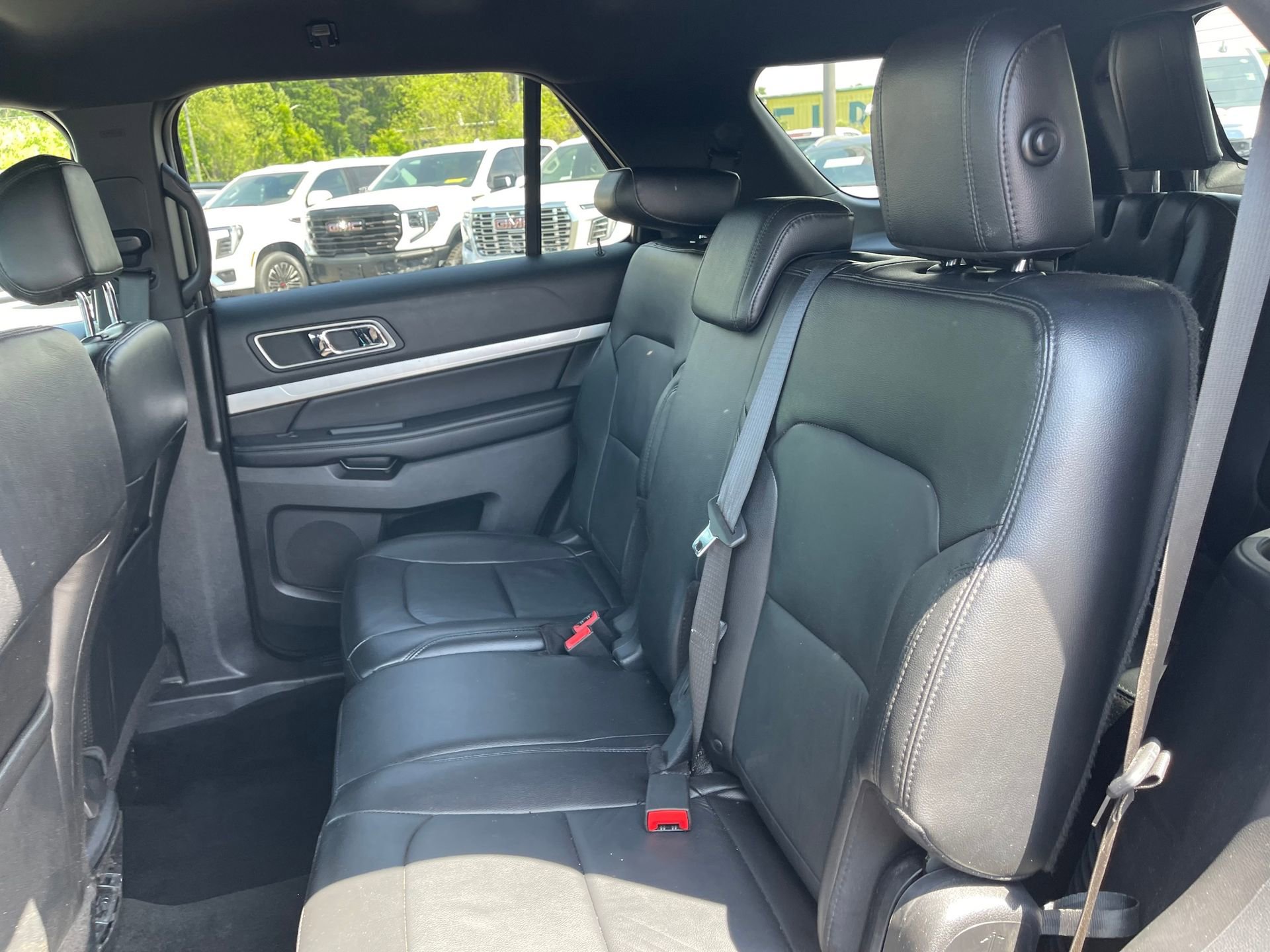 Used 2016 Ford Explorer XLT w/ Equipment Group 202A FWD image 22