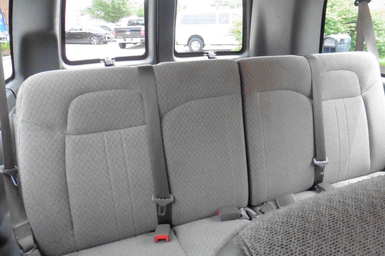 Used 2020 Chevrolet Express 3500 LT w/ LT Preferred Equipment Group RWD image 6