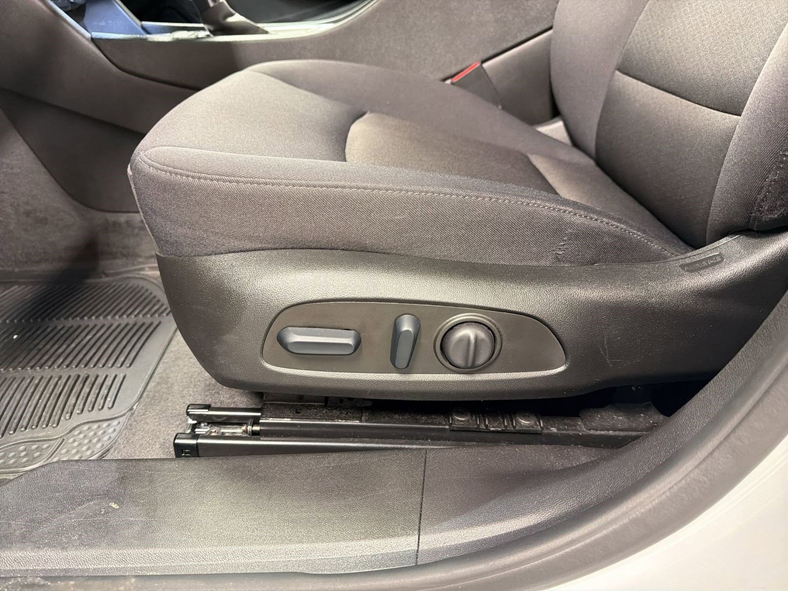 Used 2025 Chevrolet Malibu LT FWD image 13