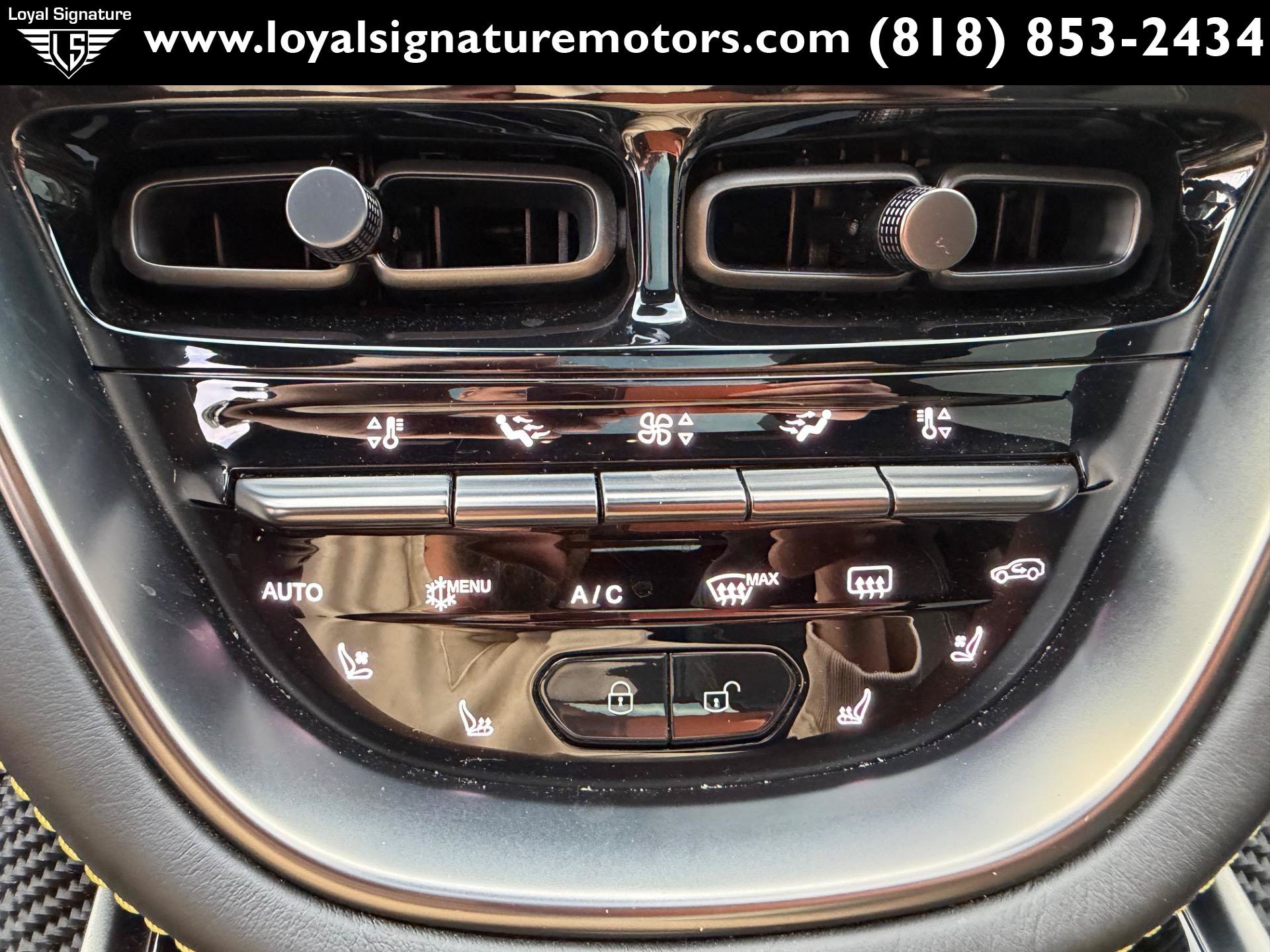Used 2021 Aston Martin DBX AWD/4WD image 32