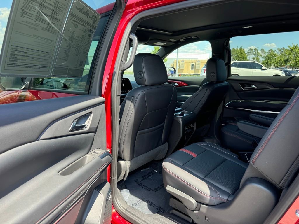 Used 2025 Chevrolet Traverse RS w/ LPO, Floor Liner Package AWD/4WD image 37