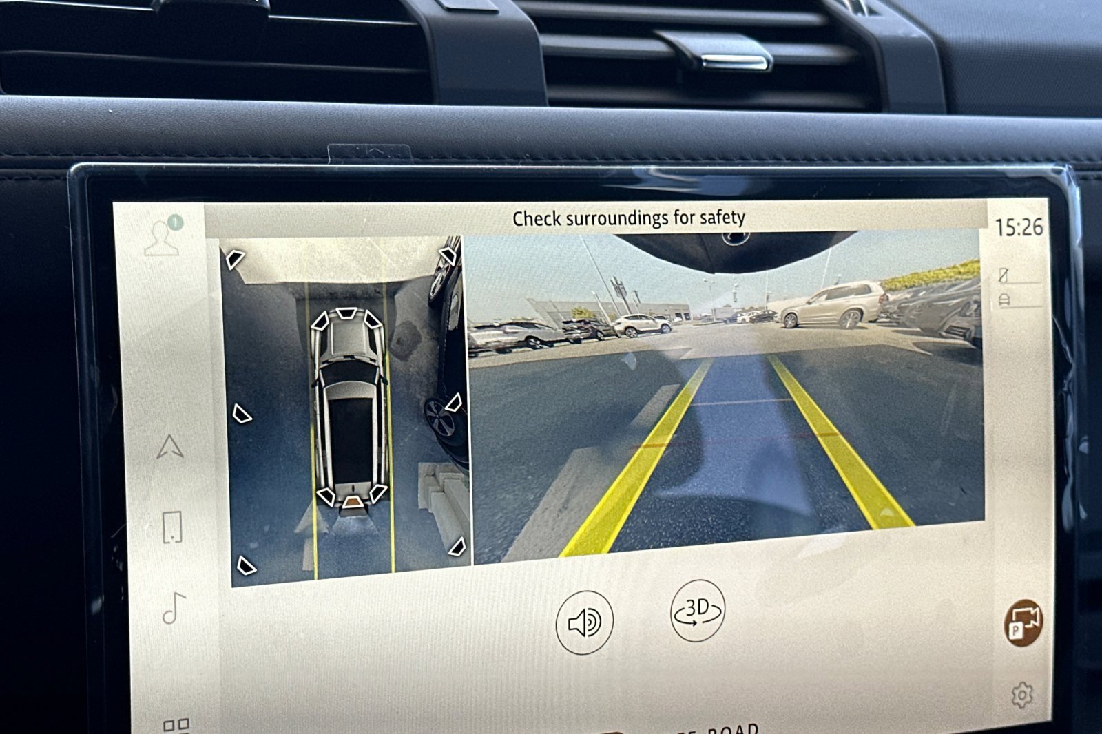 New 2024 Land Rover Defender 130 X-Dynamic SE image 18