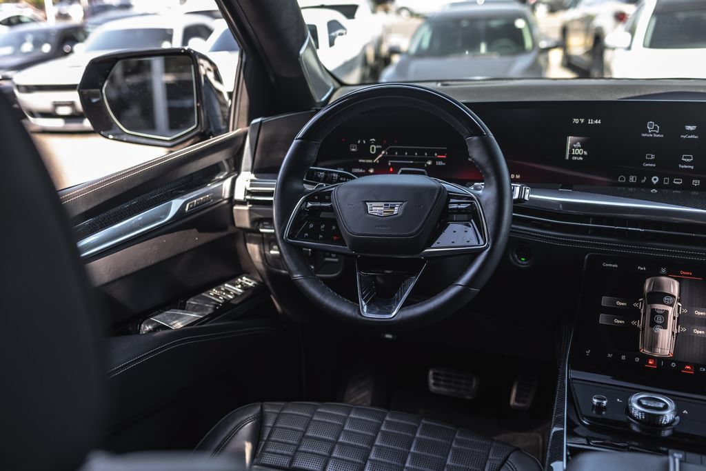 Used 2025 Cadillac Escalade V AWD/4WD image 17