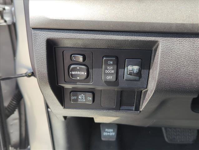 Used 2016 Toyota Tundra SR5 w/ SR5 Upgrade Package image 13