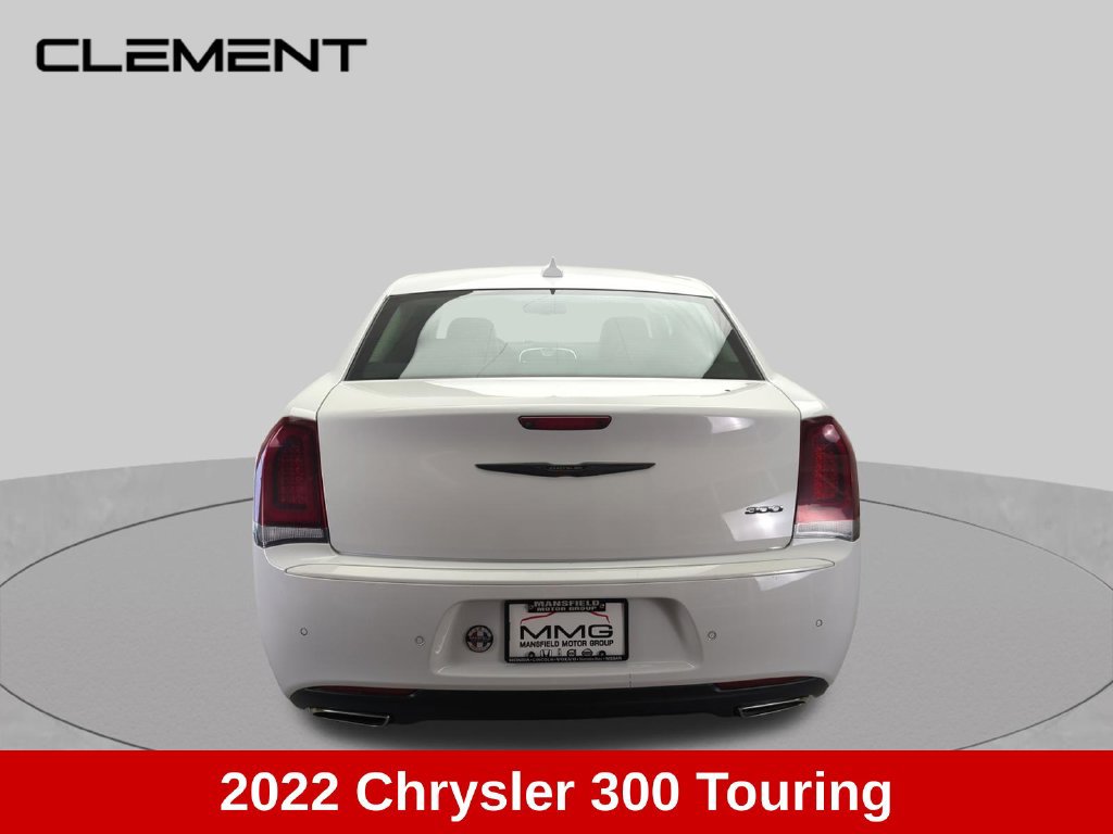 Used 2022 Chrysler 300 Touring L RWD image 5