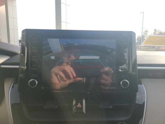 Used 2022 Toyota Corolla LE image 29