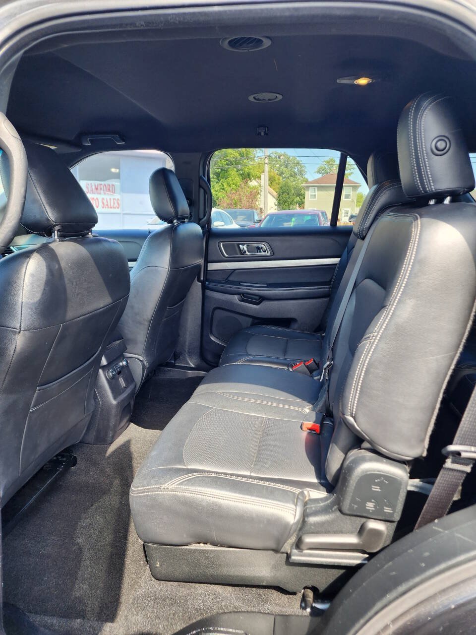 Used 2019 Ford Explorer XLT FWD image 17