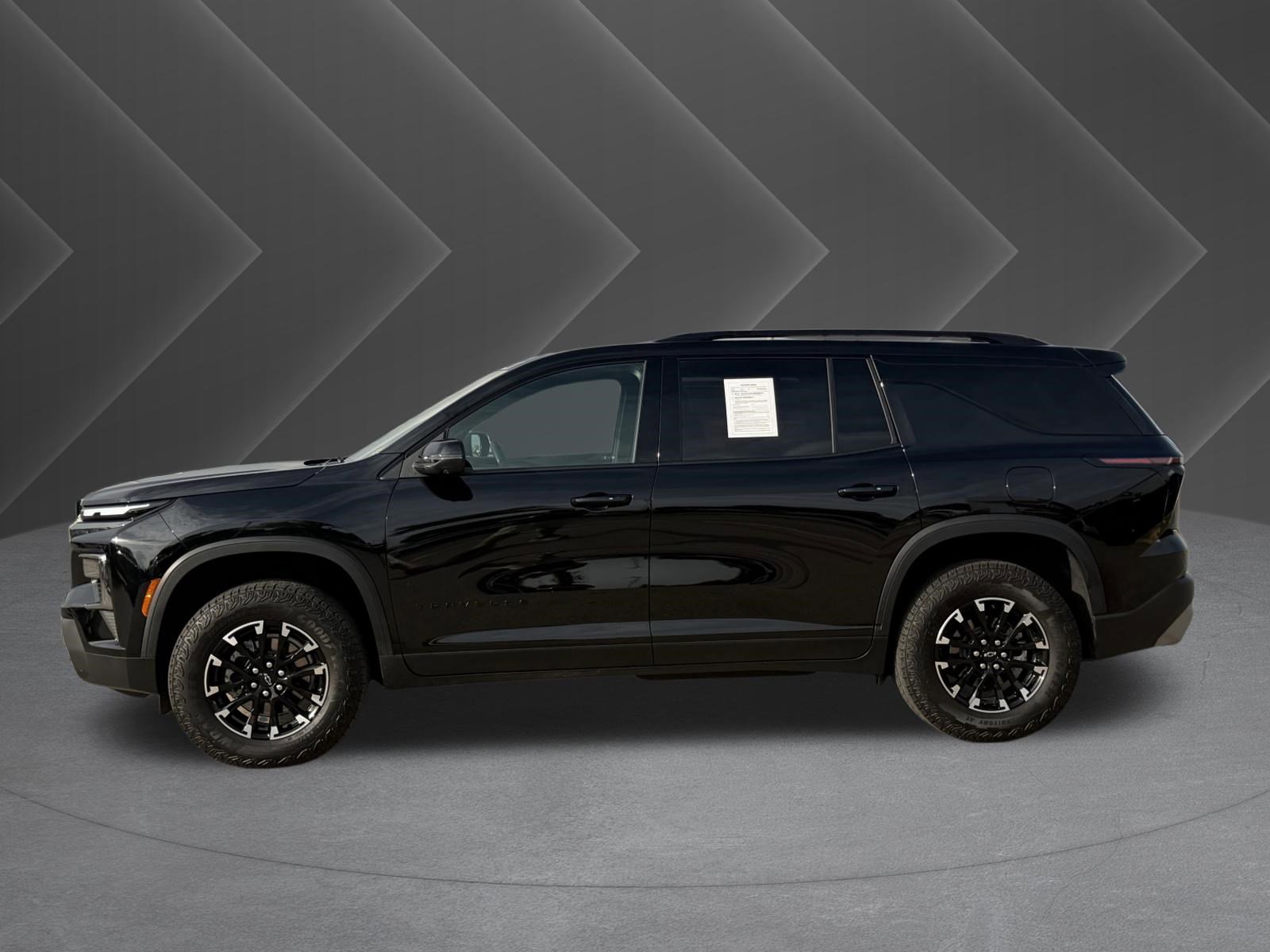 Used 2025 Chevrolet Traverse Z71 w/ Driver Confidence Package AWD/4WD image 3