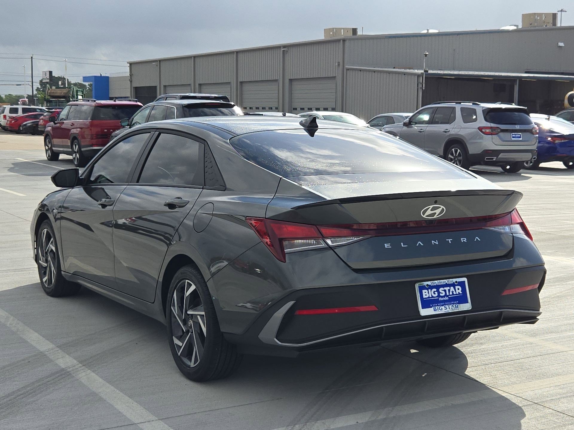 Used 2025 Hyundai Elantra Sport image 6