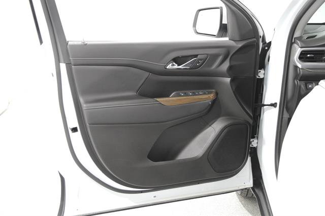 Used 2023 GMC Acadia SLE FWD image 4