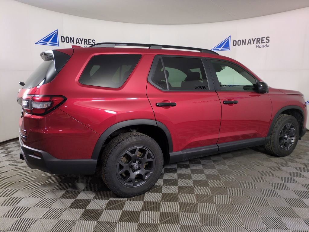 Certified 2024 Honda Pilot TrailSport image 9