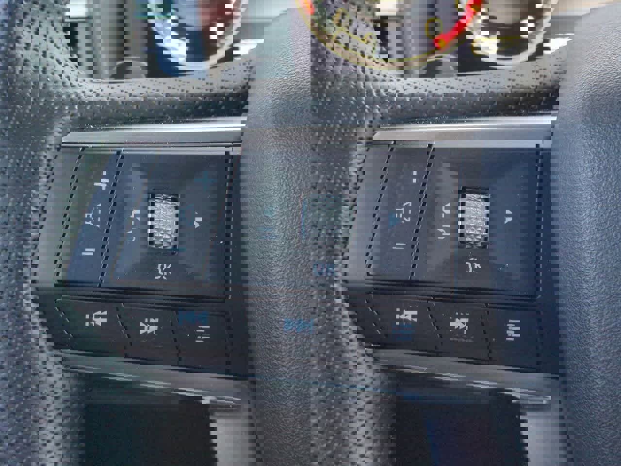 Used 2024 Mitsubishi Outlander SE image 25