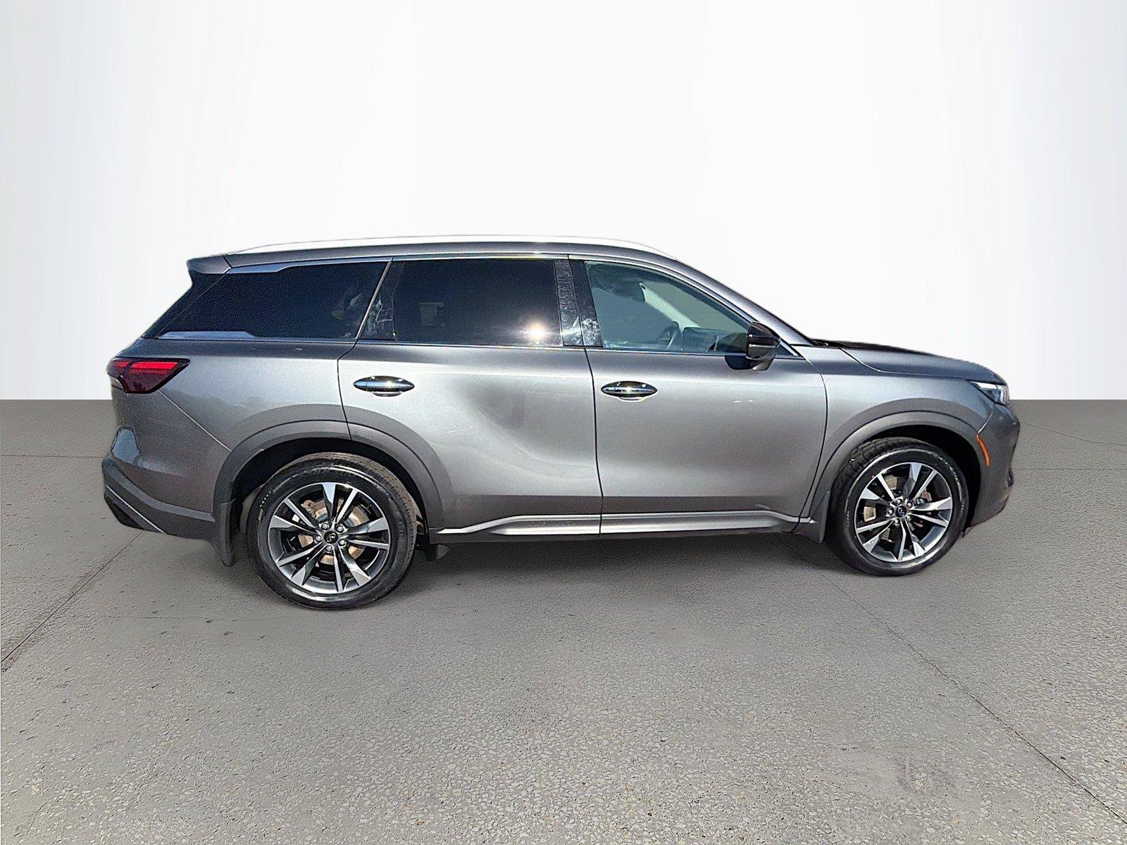 Used 2023 INFINITI QX60 Luxe w/ Cargo Package AWD/4WD image 3