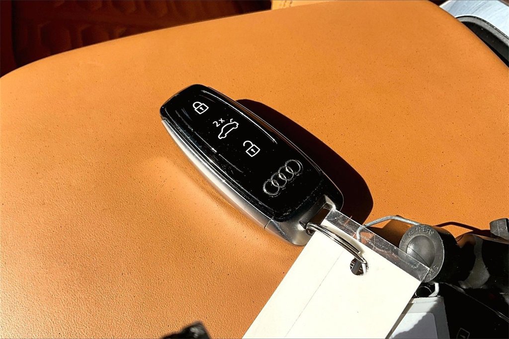 Used 2023 Audi RS Q8 w/ Black Optic Package image 10