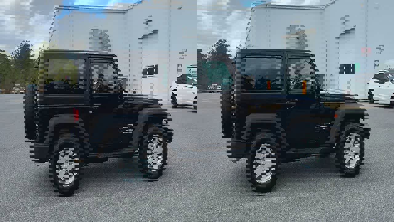 Used 2013 Jeep Wrangler Sport image 9