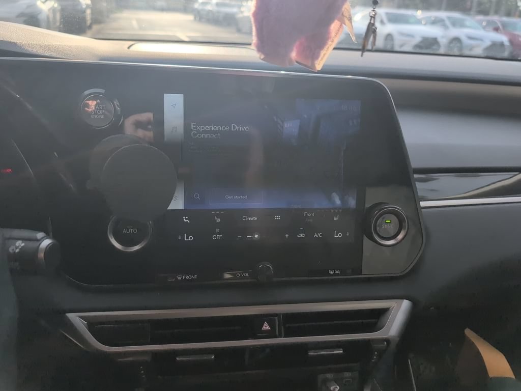 Certified 2024 Lexus RX 350 FWD w/ Technology Package image 21
