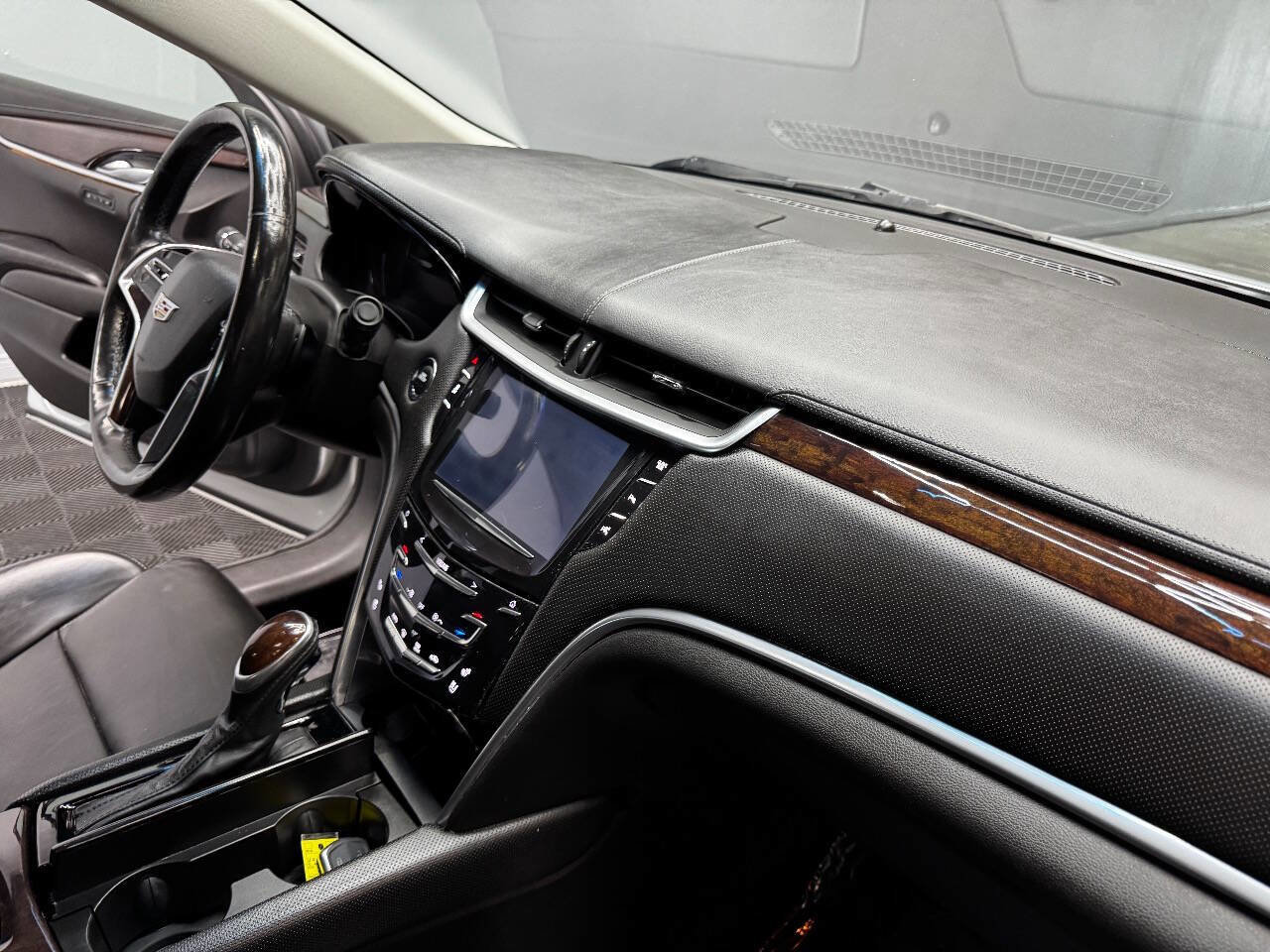 Used 2017 Cadillac XTS Luxury image 51