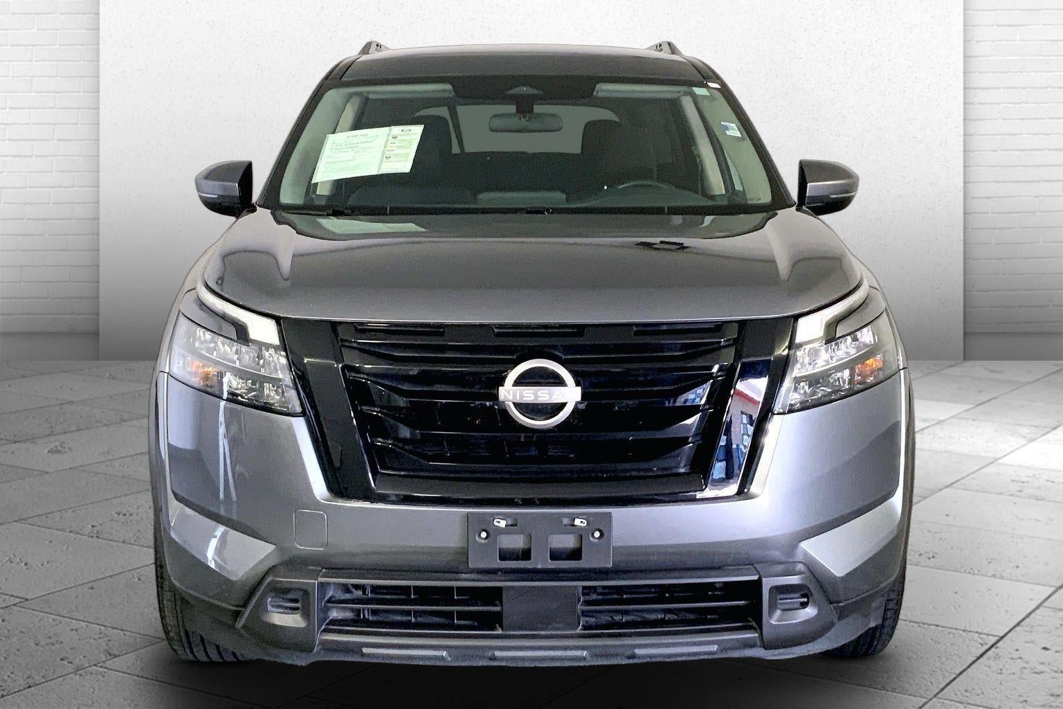 Used 2025 Nissan Pathfinder SV AWD/4WD image 2